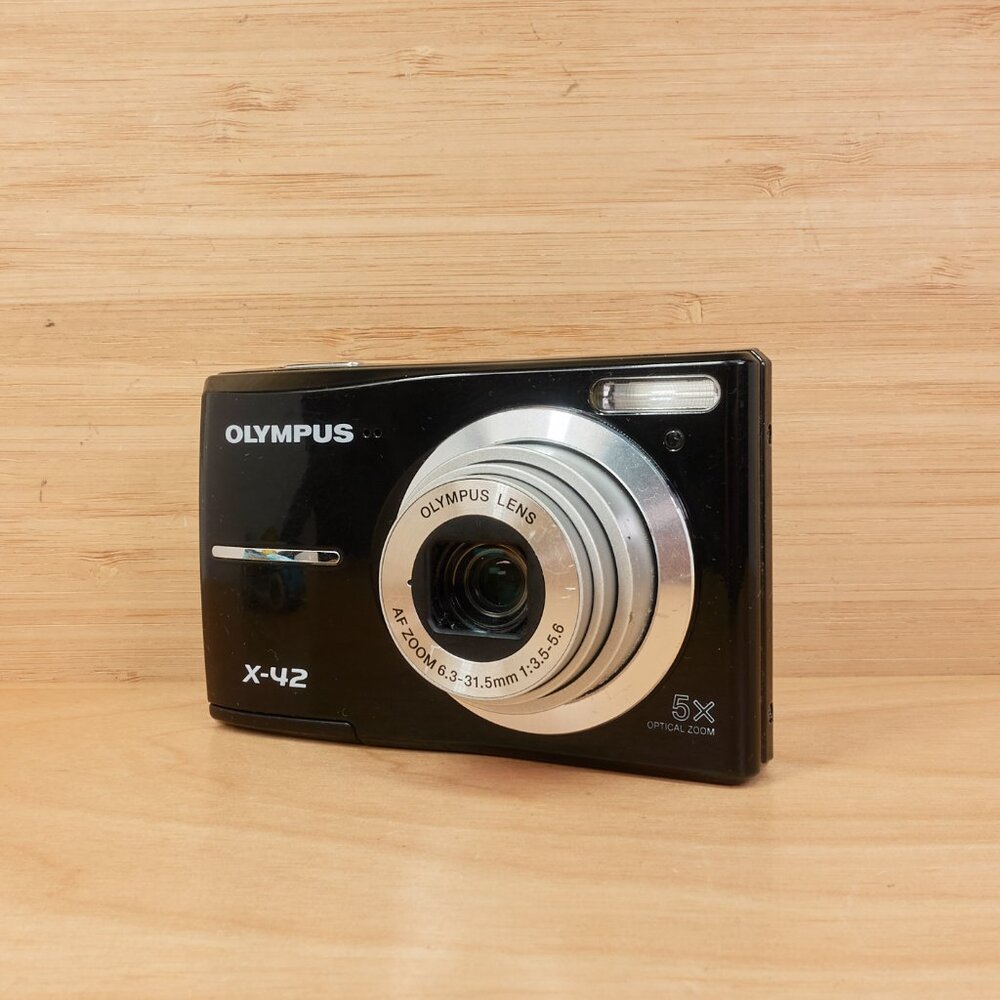 Olympus X-42 12MP Digital Camera / Black / 5x Optical Zoom / Tested